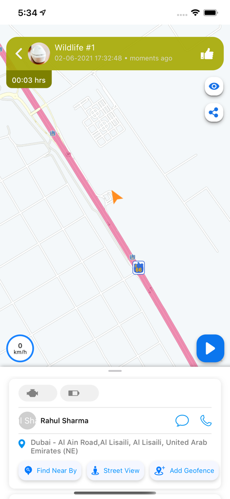 Echtzeit-Fahrzeug-Tracking-Oberfläche in der Easytrack Telematik App mit Kartenstandort und Fahrerdetails