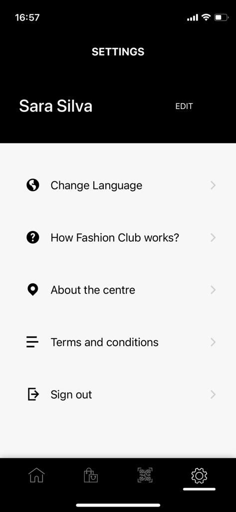 Settings menu of the Hede Fashion Club app featuring user profile management and information links.