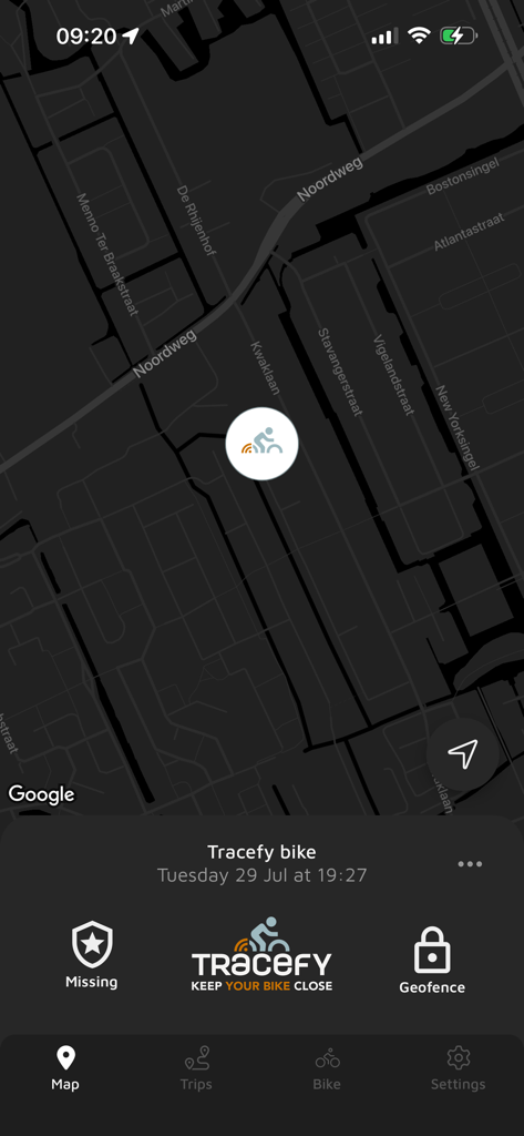 Tracefy Pro - Tracefy Pro app interface showing real-time vehicle location and security controls