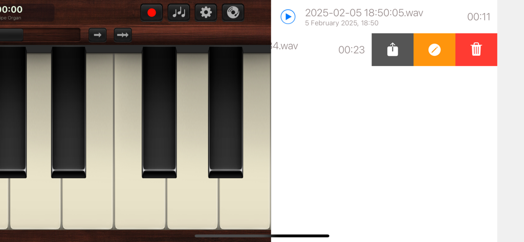 Keys: Organ, Piano, Percussion - Split screen view of a virtual piano keyboard and a list of saved audio recordings with share and delete options.