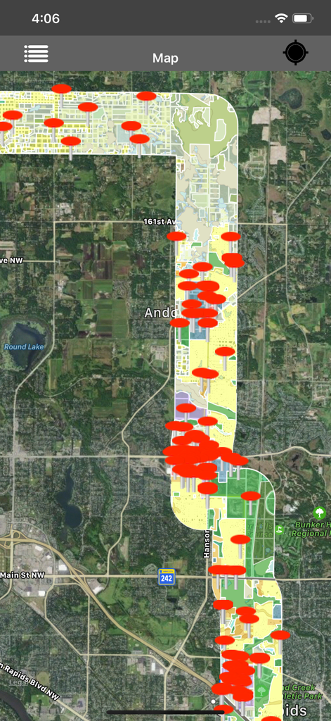 Kml to Kmz-Kmz to Kml app - Satellitenkarte mit roten Markierungen und geografischen Datenüberlagerungen in der KML-Viewer-App