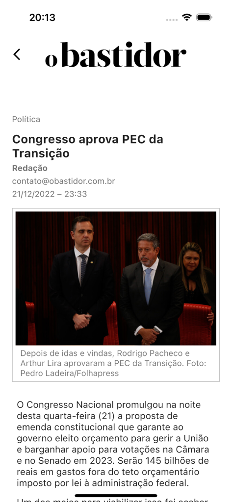 Captura de tela do aplicativo de notícias O Bastidor mostrando um artigo investigativo sobre dinâmicas de poder político brasileiro e aprovações legislativas.