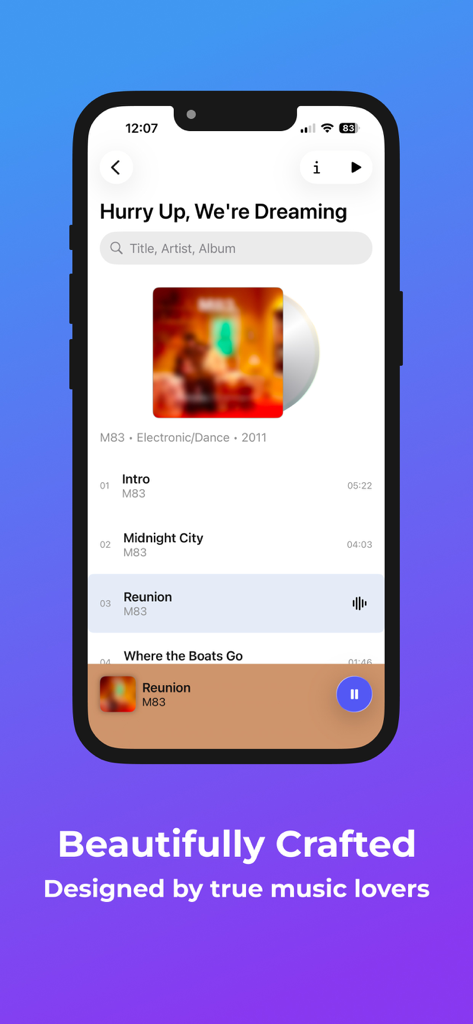 Interfaz de la aplicación Amuse Music Player mostrando el álbum Hurry Up We are Dreaming de M83 con un diseño minimalista y limpio