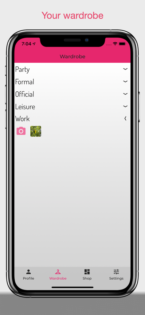 Interface de l'application Your Stylist montrant des catégories de garde-robe organisées comme le travail et les fêtes