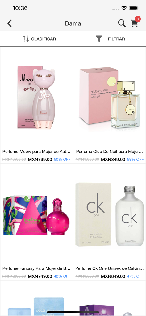 Schermata dell'app mobile che mostra un catalogo di profumi di lusso da donna con prezzi e sconti in pesos messicani