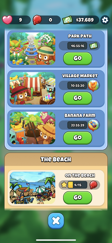 Bloons Pop! - Menú de selección de nivel en Bloons Pop mostrando diferentes ubicaciones como Park Path y Village Market con temporizadores y recompensas