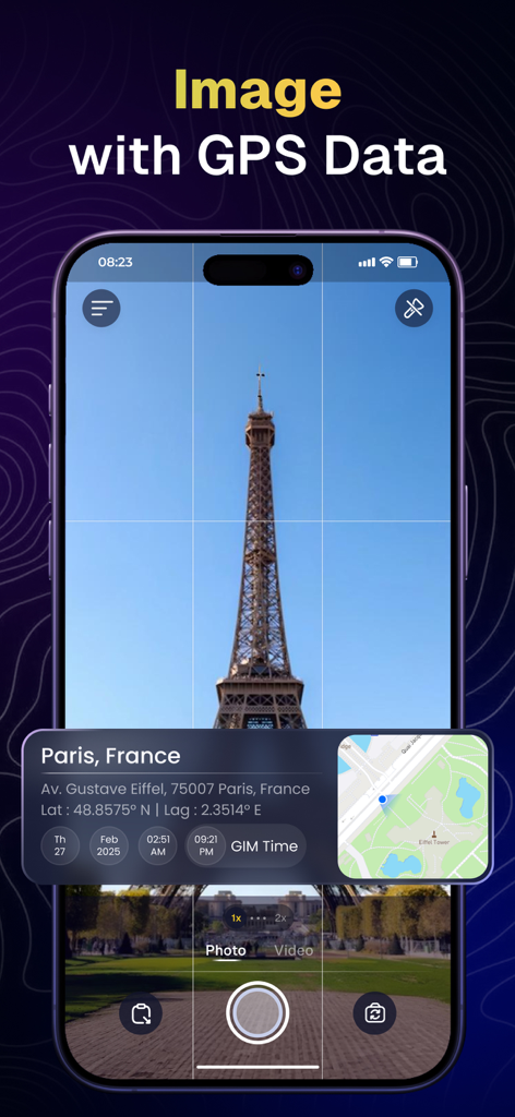 GPS Map Camera - Geotag Photos - Interface de l'application Caméra GPS Carte affichant une photo de la Tour Eiffel avec une superposition de géolocalisation et d'horodatage
