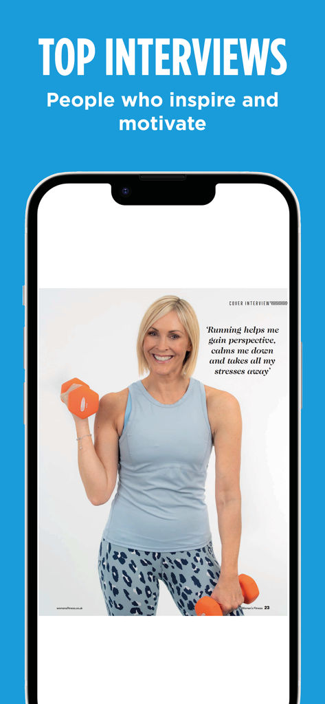 덤벨을 든 영감을 주는 여성이 등장하는 인기 인터뷰 섹션을 보여주는 여성 피트니스 앱 스크린샷.