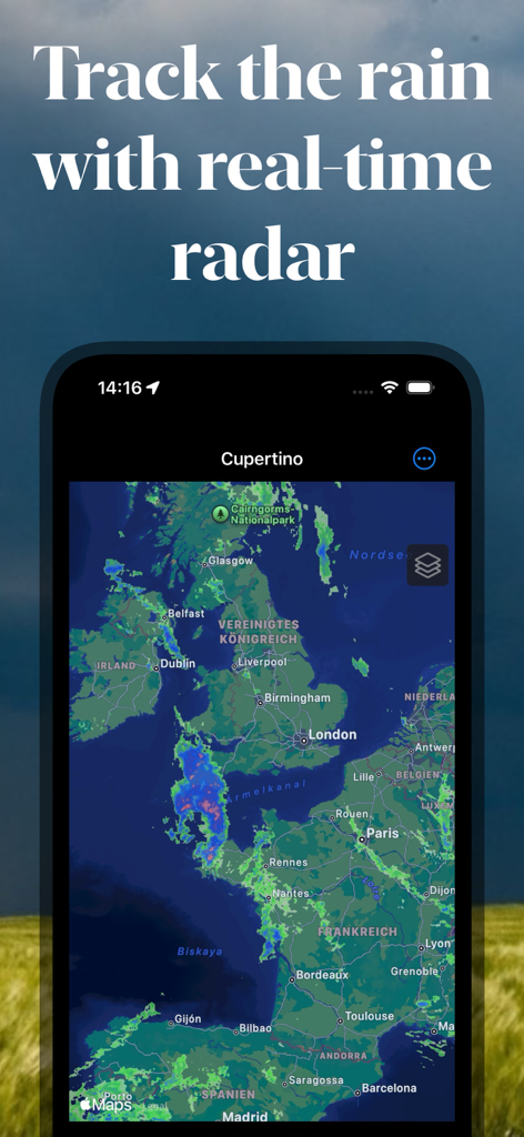 Rain Viewer: Rain Radar Map - Un'interfaccia di app mobile che mostra una mappa radar di pioggia in tempo reale sull'Europa occidentale su un iPhone