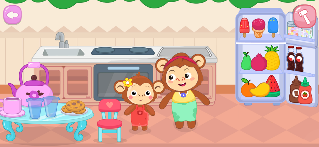 Supermarket Game Kids Shopping - Dos lindos personajes monos en una colorida cocina de juguete con un refrigerador abastecido y aperitivos