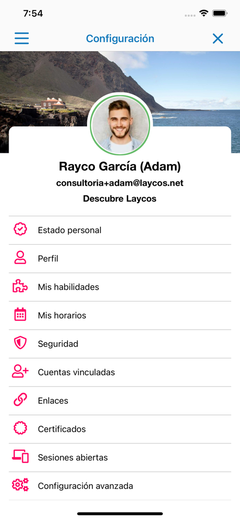 Página de perfil de usuario y configuración en la aplicación Laycos mostrando opciones de cuenta e información de perfil.