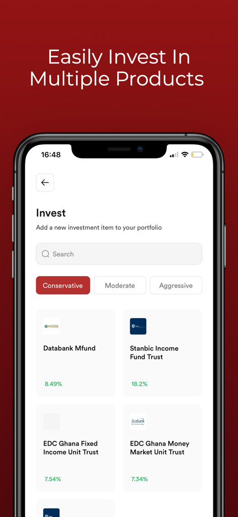 Plus: Invest - Pantalla de smartphone que muestra múltiples productos de inversión en Ghana categorizados por niveles de riesgo