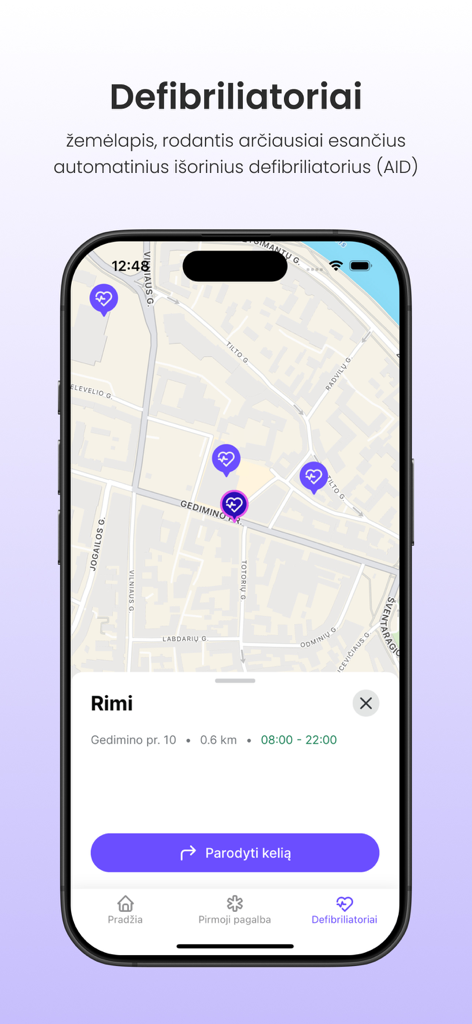 Um mapa dentro do aplicativo mama plus identificando locais de DEA próximos com ícones de coração e um botão de navegação.
