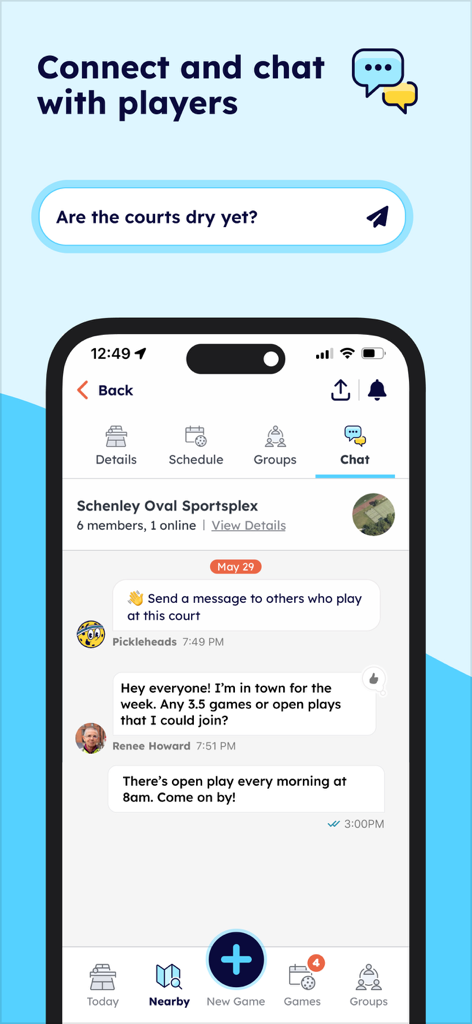 Pickleheads - Play Pickleball - Interfaccia dell'app mobile che mostra una chat di gruppo per giocatori di pickleball in una specifica località del campo