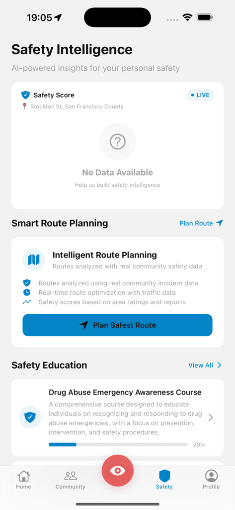 My Watchman - My Watchmanモバイルアプリの安全情報インターフェース。スマートルートプランニングと安全意識向上コースが特徴です。