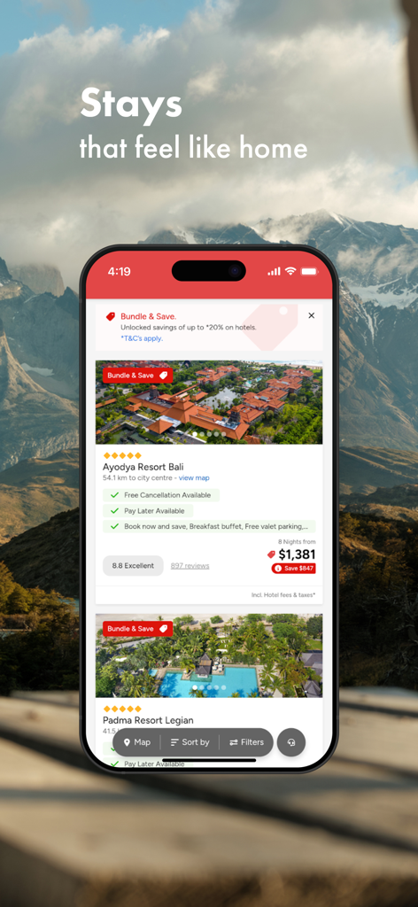 Webjet - Écran de l'application Webjet affichant des offres hôtelières avec des formules groupées et des listes de complexes hôteliers.