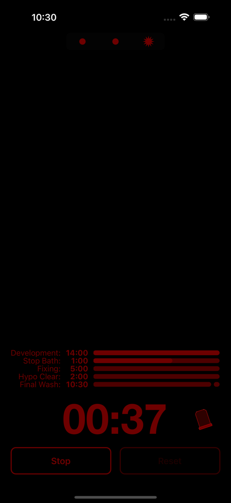 Massive Dev Chart Timer - Massive Dev Chart Timer interface in red-light darkroom mode showing film development steps