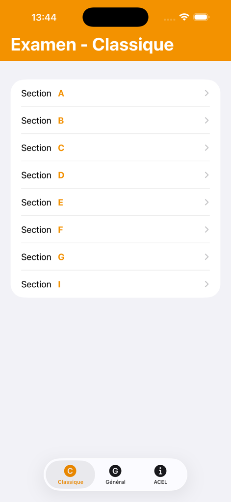 Capture d'écran de l'application PREMIERE.LU montrant une liste de sections académiques de A à I pour l'examen de l'enseignement secondaire classique.