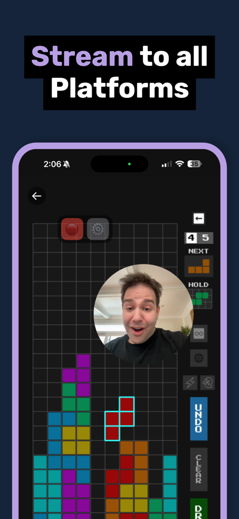 Face Cam Screen Recorder Pro - Face Cam Screen Recorder Pro exibindo uma sobreposição de câmera frontal circular em uma tela de jogo móvel com o texto Transmitir para Todas as Plataformas.