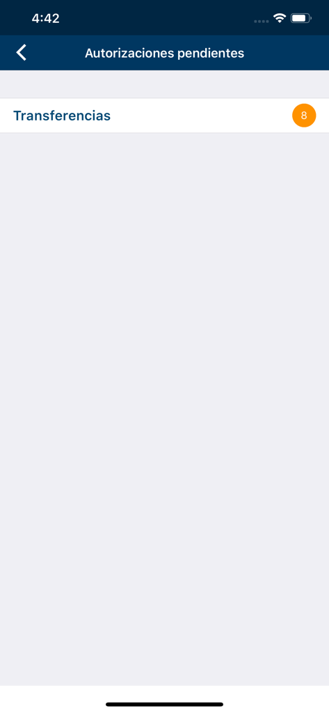 Pantalla de la aplicación móvil Macro Empresas que muestra ocho autorizaciones de transferencia pendientes.