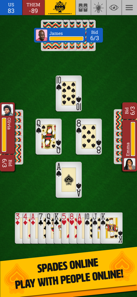 Una captura de pantalla del juego Spades Trickster mostrando a cuatro jugadores en una partida de cartas multijugador en línea en una mesa verde.