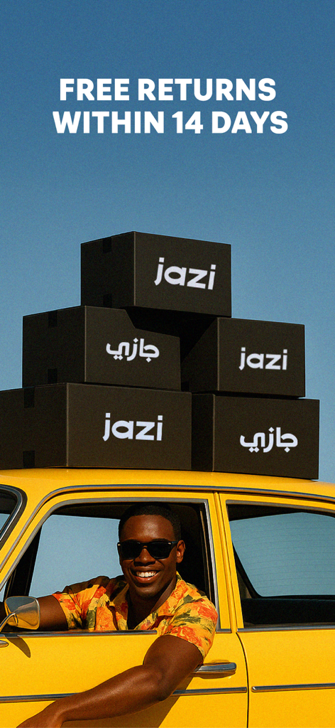 Jazi | جازي - Un hombre sonriendo en un coche amarillo con cajas de compras de Jazi en el techo y un mensaje de política de devoluciones gratuitas de 14 días