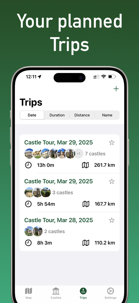 Schermata dell'app che mostra un elenco di tour pianificati ai castelli in Lussemburgo con tempi e distanze di viaggio