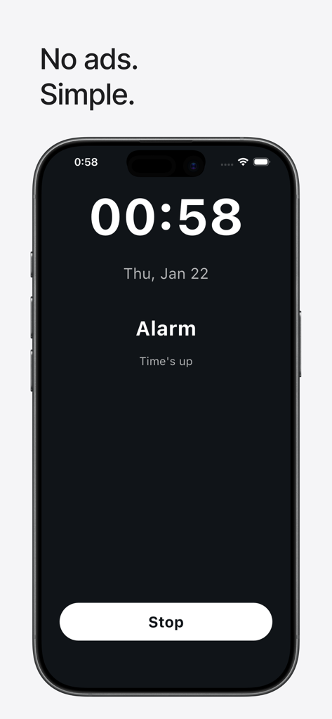 Una interfaz de alarma simple y sin anuncios para la aplicación Alarrrm con un gran botón de parada en la pantalla de un iPhone.
