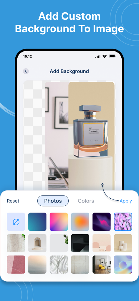 Interfaz de aplicación móvil que muestra cómo añadir un fondo personalizado a la imagen de un producto de perfume.