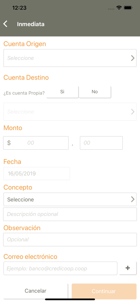 Formulario de transferencia inmediata en la aplicación de banca móvil Credicoop Móvil Empresas que muestra los campos de cuenta de origen y destino
