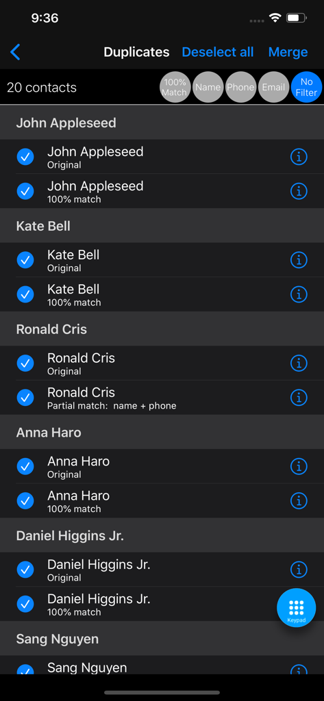 Interfaccia dell'app Contact Pro che mostra un elenco di voci duplicate e la funzione di unione