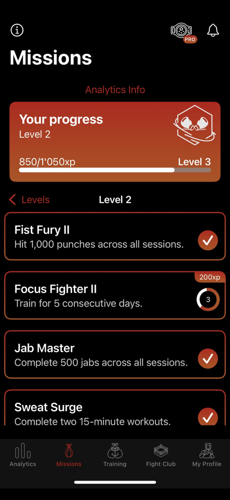 StrikeSensai - Interfaz de misiones de StrikeSensai que muestra el progreso del nivel de boxeo y los desafíos de entrenamiento completados