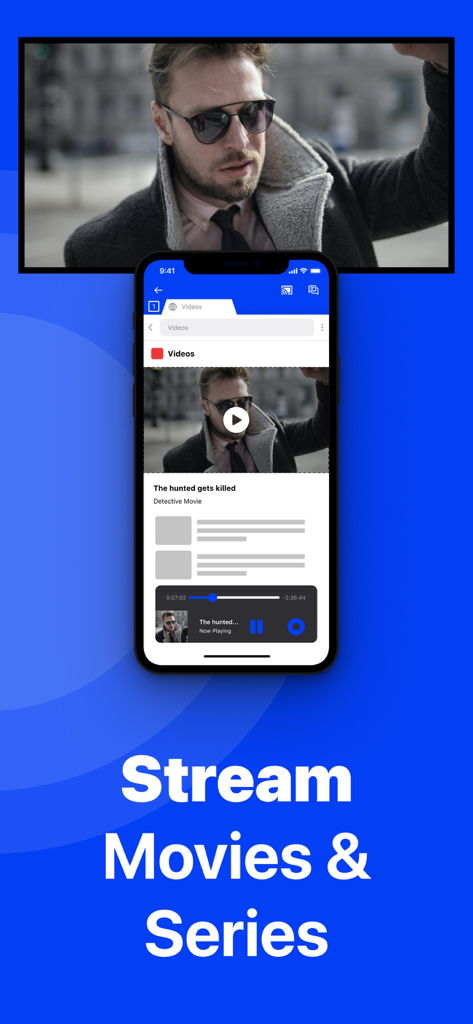 iPhone-Bildschirm spiegelt einen Film kabellos auf einen Panasonic Smart TV