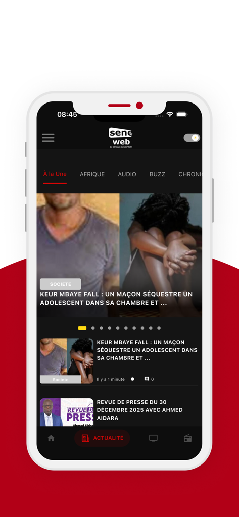 Seneweb L Officiel news app interface showing current headlines and society articles from Senegal.