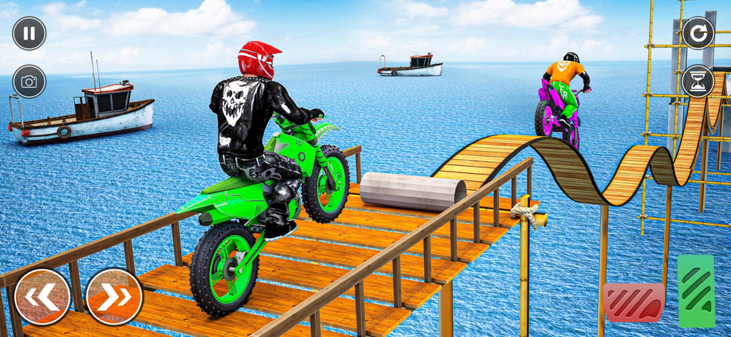Real Stunt- Racing Bike Games - 3D bike stunt game featuring a rider on a wavy wooden track over the ocean