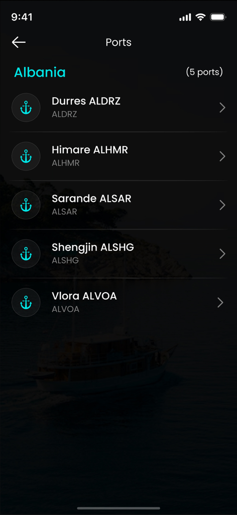 Una lista de cinco puertos marítimos en Albania que se muestran en la aplicación Buscador de Barcos, incluyendo Durres y Vlora