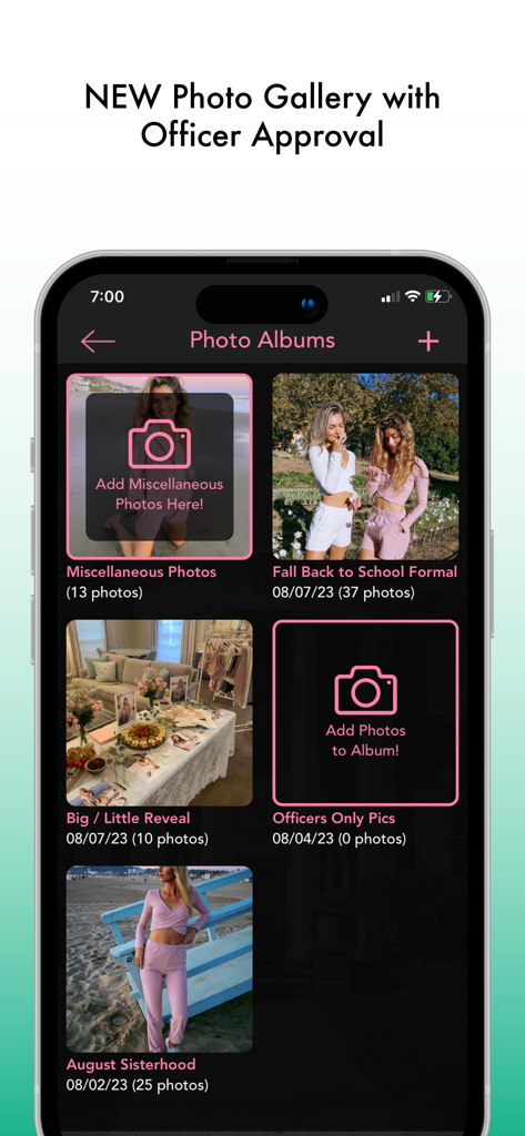 OurHouse - OurHouseアプリの画面。フォーマルイベントや姉妹活動を含む、ギリシャ式チャプターのさまざまなフォトアルバムが表示されています。