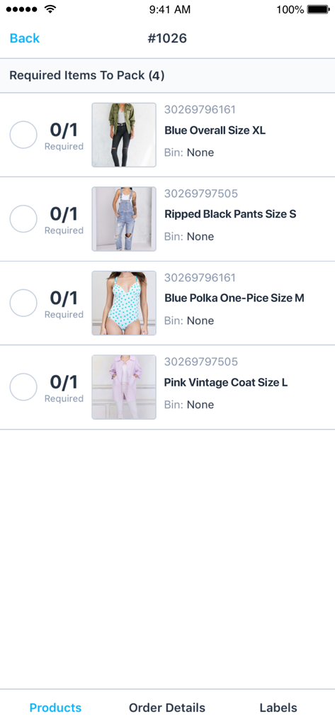 Interfaz de la aplicación ShipHero Mobile que muestra una lista de artículos de ropa para empacar para un pedido de almacén.