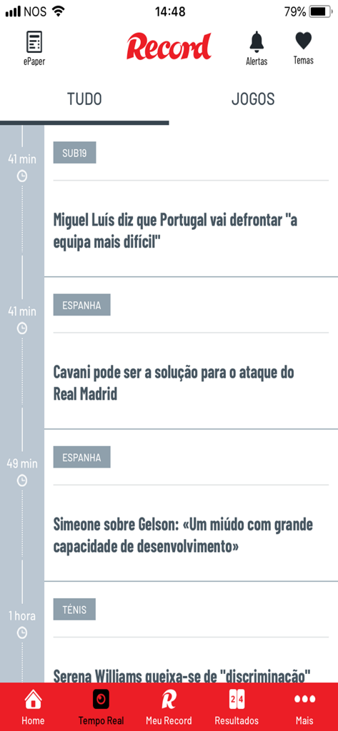 Record - News feed timeline of the Record sports app with sports headlines in Portuguese