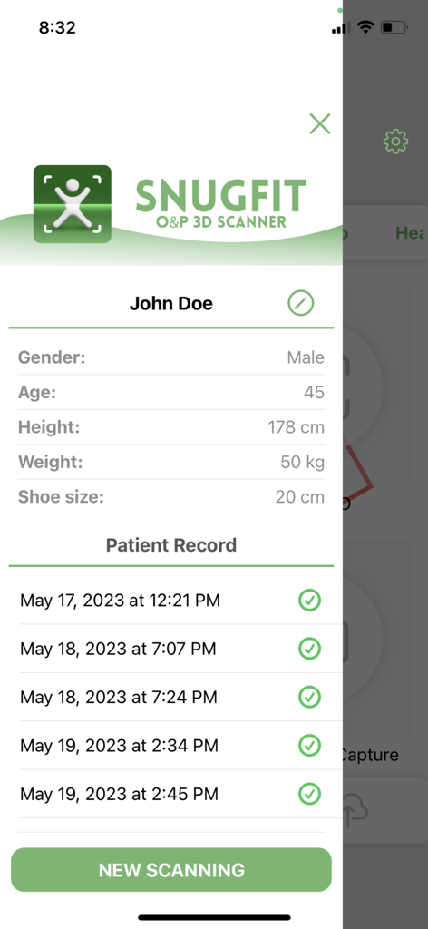 Écran du profil patient et de l'historique des scans dans l'application Scanner 3D SnugFit O&P.