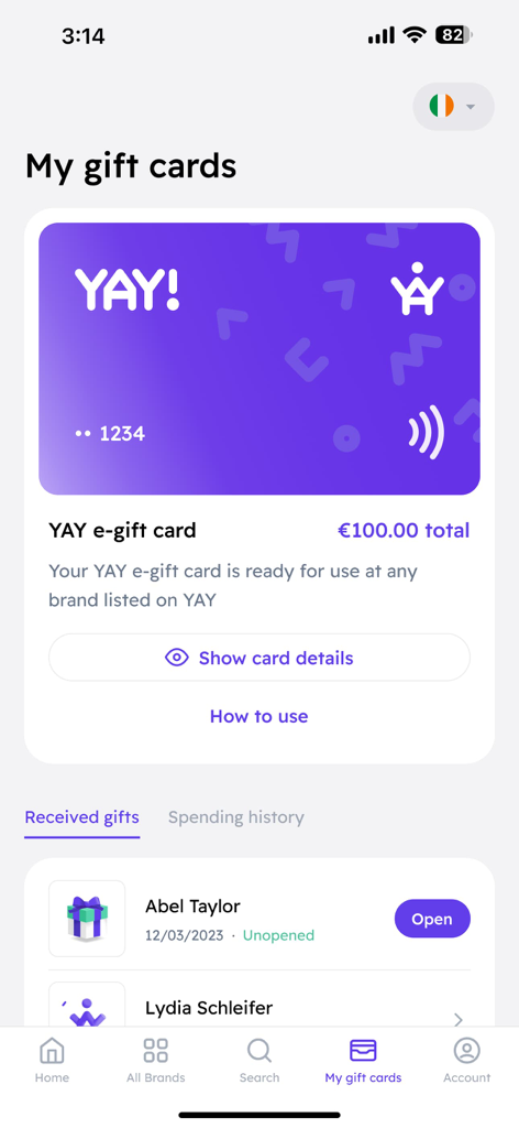 Écran de l'application YAY Moments montrant un portefeuille de cartes cadeaux numériques avec un solde et une liste de cadeaux reçus