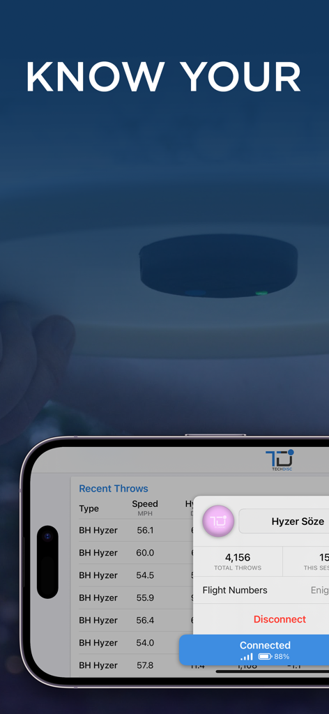 Interfaccia dell'app TechDisc che mostra un elenco di lanci recenti di disc golf e metriche di velocità.