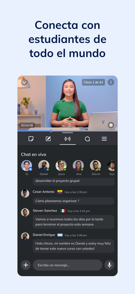Edutin Academy - Pantalla de la aplicación móvil de Edutin Academy con una conferencia en video y chat de estudiantes en vivo en modo oscuro.