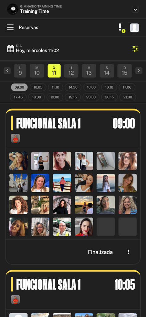 Gimnasio Training Time - Interfaz de la aplicación Gimnasio Training Time mostrando reservas funcionales de clases de entrenamiento y una cuadrícula de fotos de perfiles de asistentes.