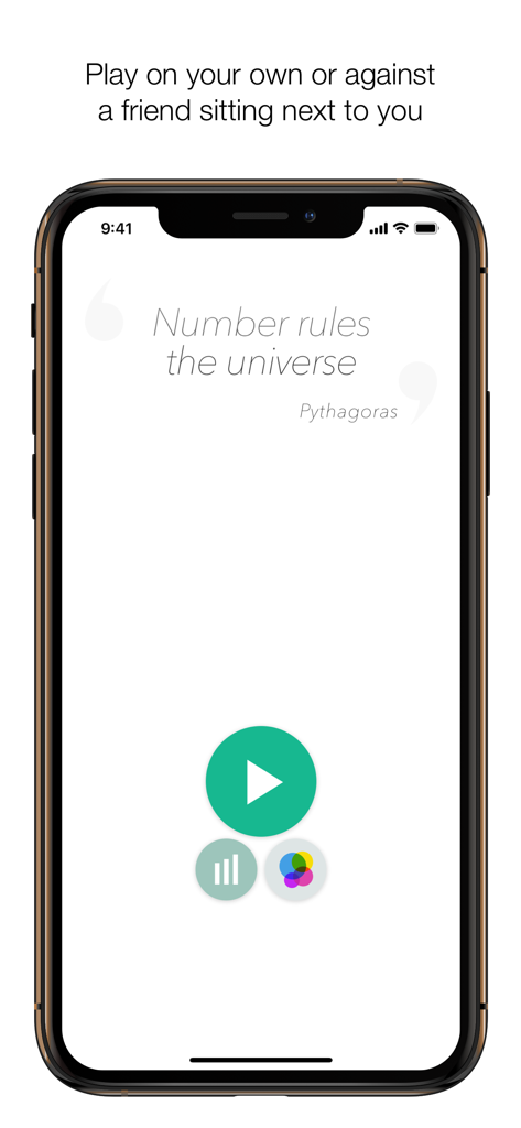 Pantalla de inicio de la aplicación móvil Smash the Code con un botón de reproducción y una interfaz minimalista