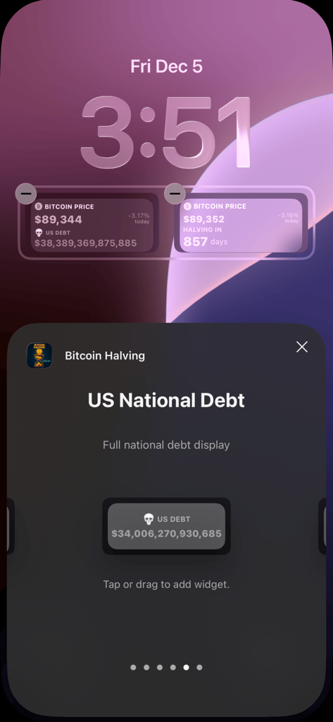 Tela bloqueada do iOS exibindo widgets de preço do Bitcoin, contagem regressiva do halving e dívida nacional dos EUA