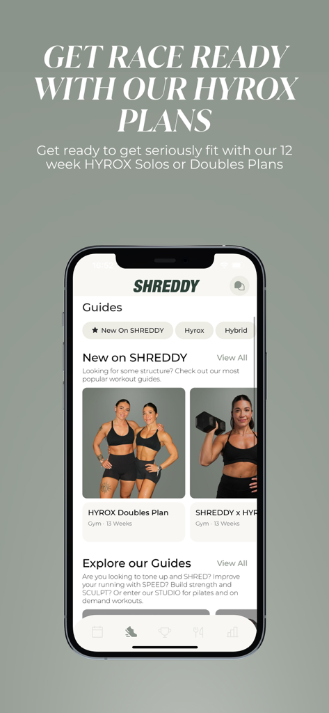 SHREDDYアプリのワークアウトガイドと女性向けのHYROXトレーニングプランを表示するスマートフォンの画面