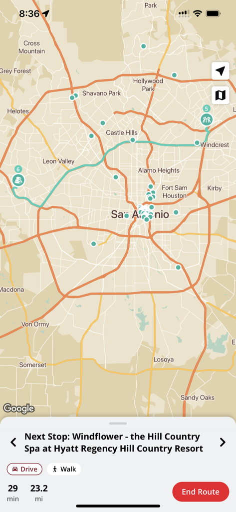 Visit San Antonio TX - Visit San Antonio TX アプリに、スパリゾートへのナビゲーション指示が表示された市街地図が表示されています。