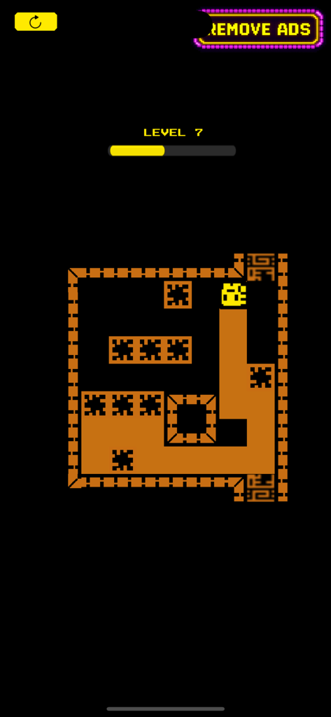 Gameplay screenshot of Tomb of the Color Mask showing a yellow character painting a maze in orange at level 7