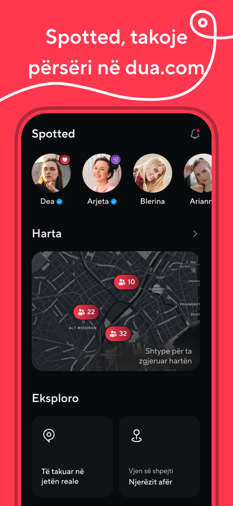 Oberfläche der dua.com App, die die Spotted-Funktion mit einer Karte und Benutzerprofilen zur Kontaktaufnahme mit Albanern in der Nähe zeigt.